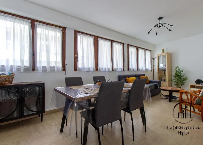 Au Coeur Des Lices אלבי