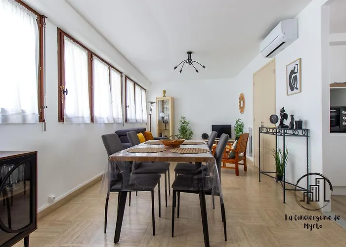 Au Coeur Des Lices דירה