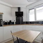 Au Coeur Des Lices Apartamento
