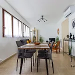 Au Coeur Des Lices Apartamento