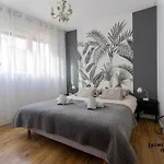 Au Coeur Des Lices Apartamento *