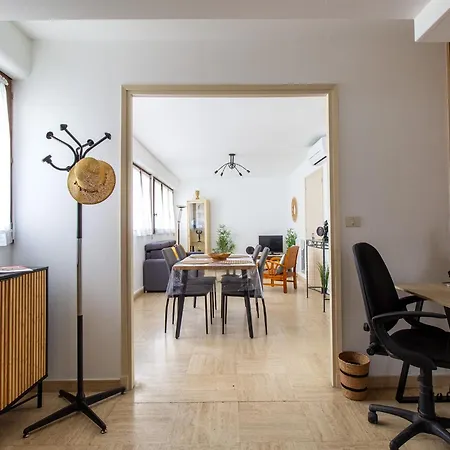 Au Coeur Des Lices Apartment *