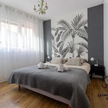 Au Coeur Des Lices Apartment *